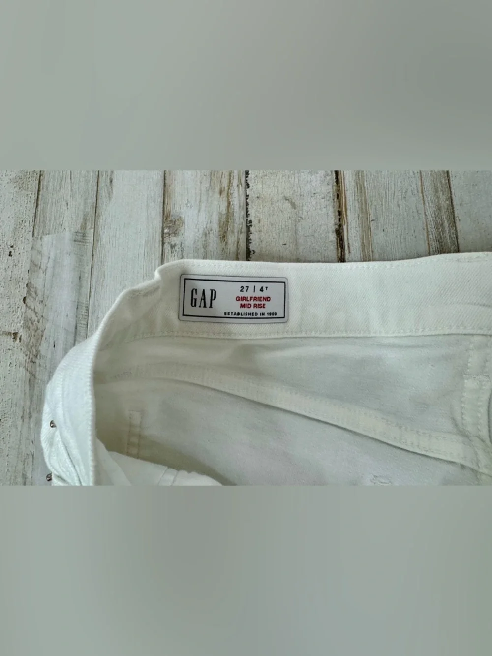 Gap Girlfriend Mid Rise Jean 27| 4T White Jeans - Picture 4 of 12